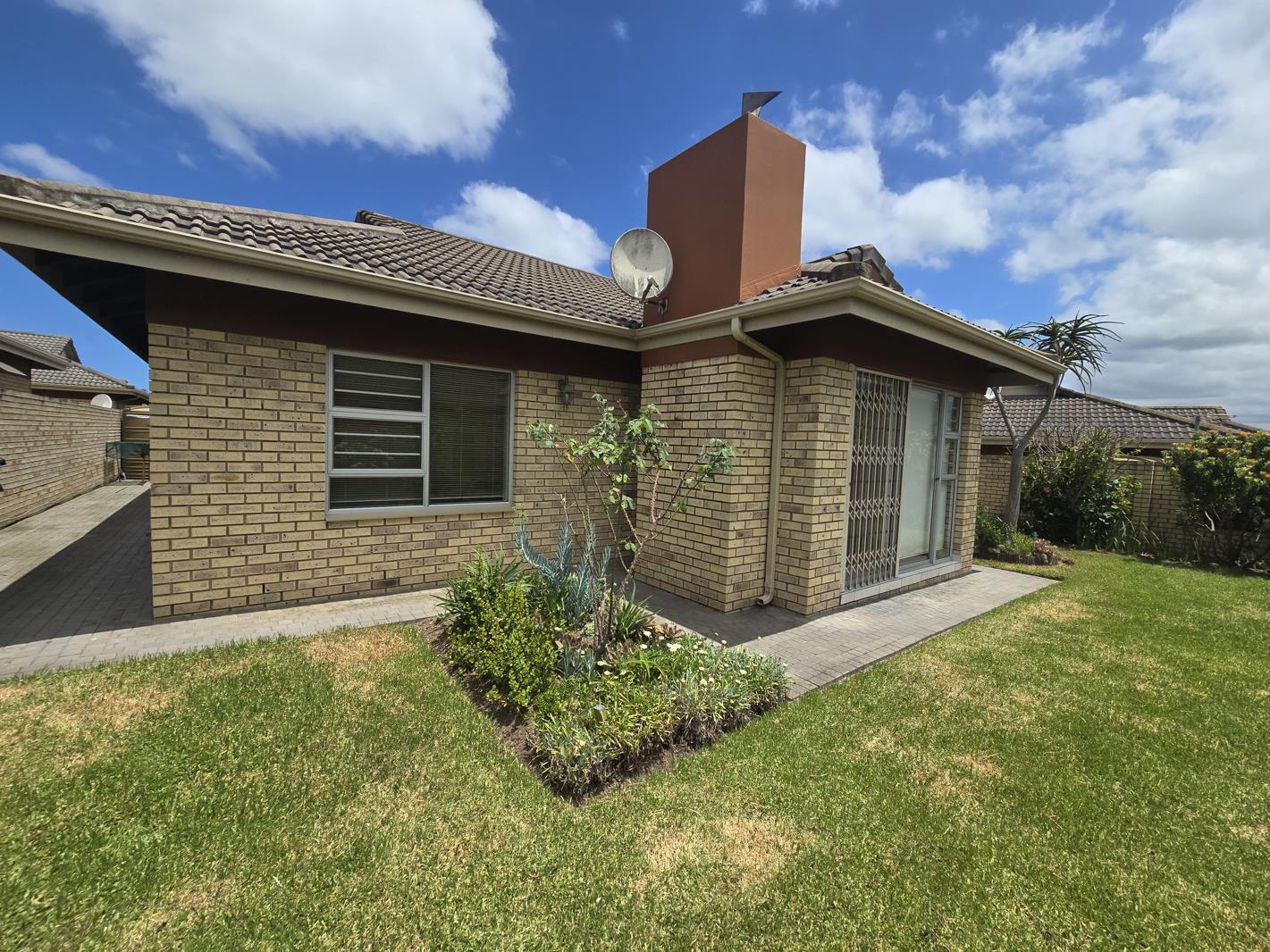 3 Bedroom House in Dormehlsdrift