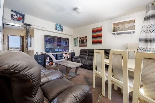 2 Bedroom Apartment in Parow Central
