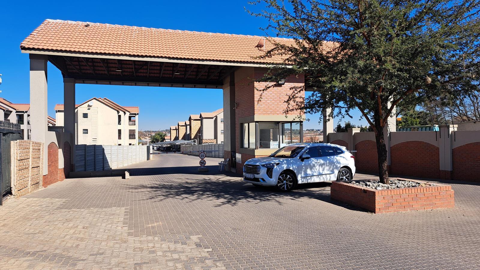 2 Bedroom Apartment in Brentwood Park