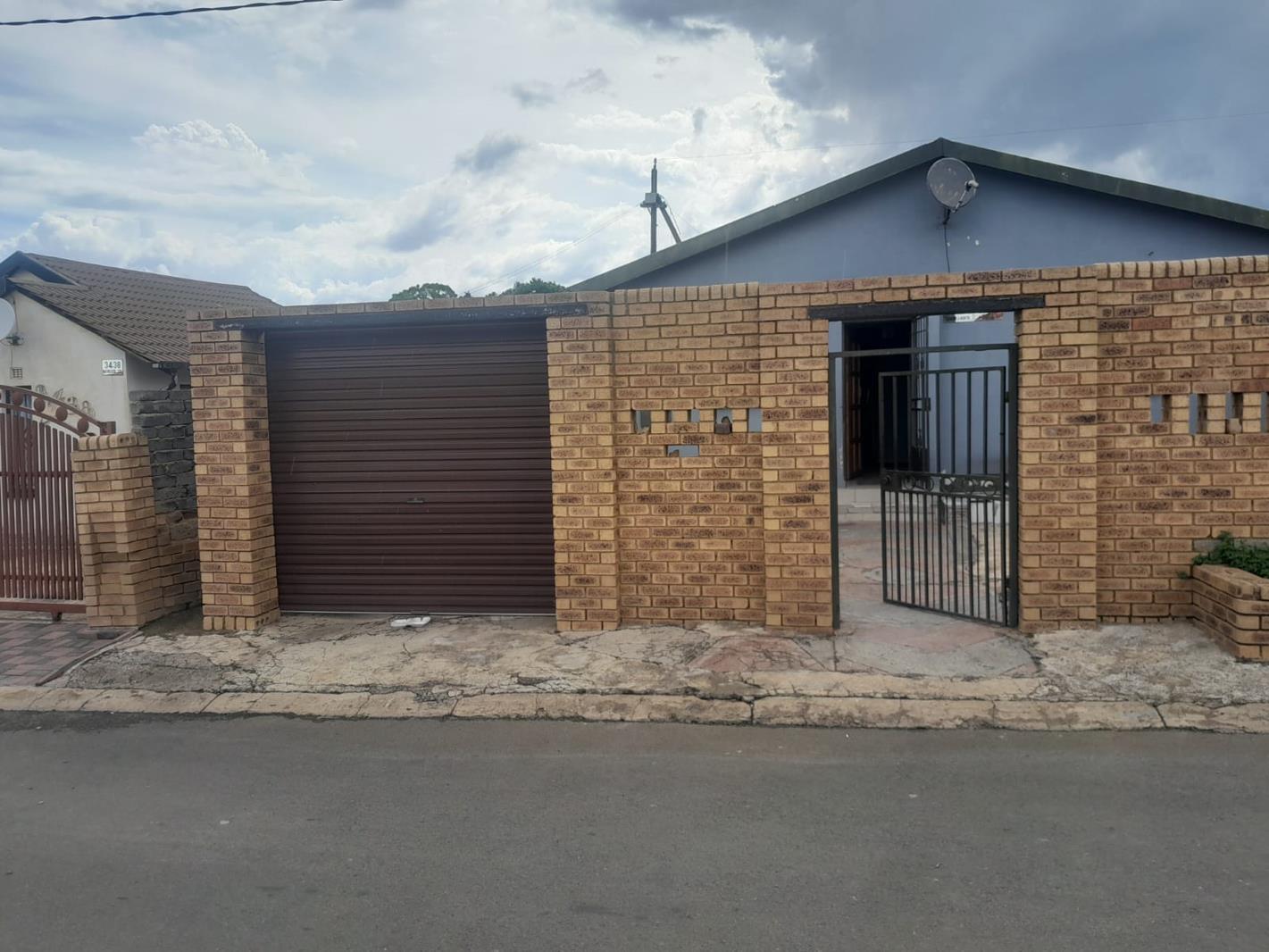 2 Bedroom House in Soweto Central