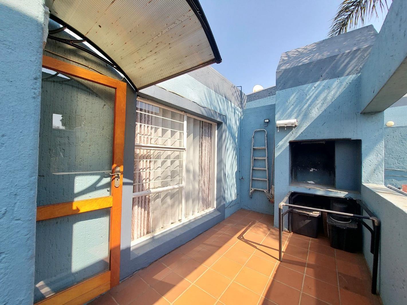 2 Bedroom Apartment in Weltevreden Park