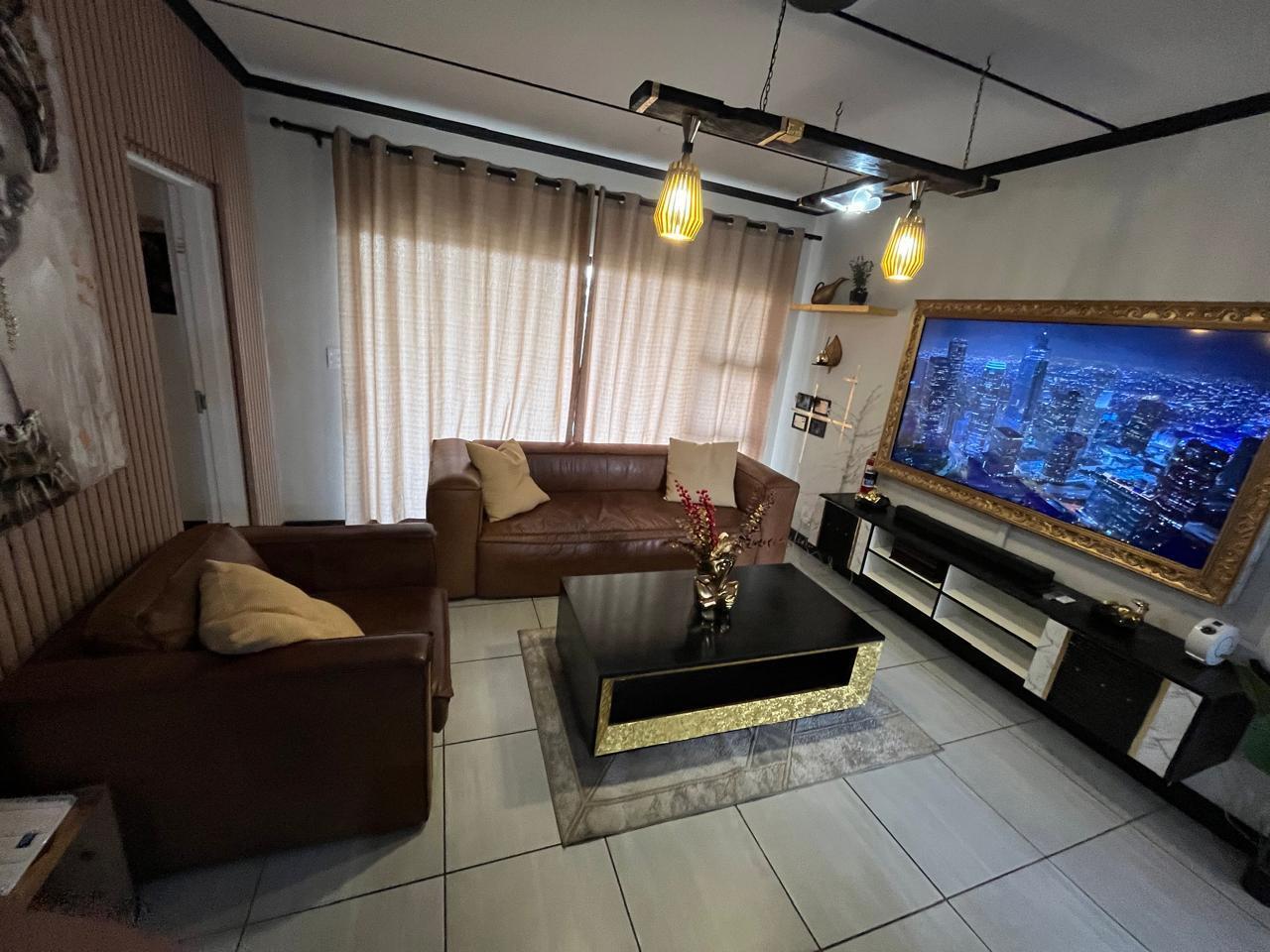 3 Bedroom Apartment in Waterfall