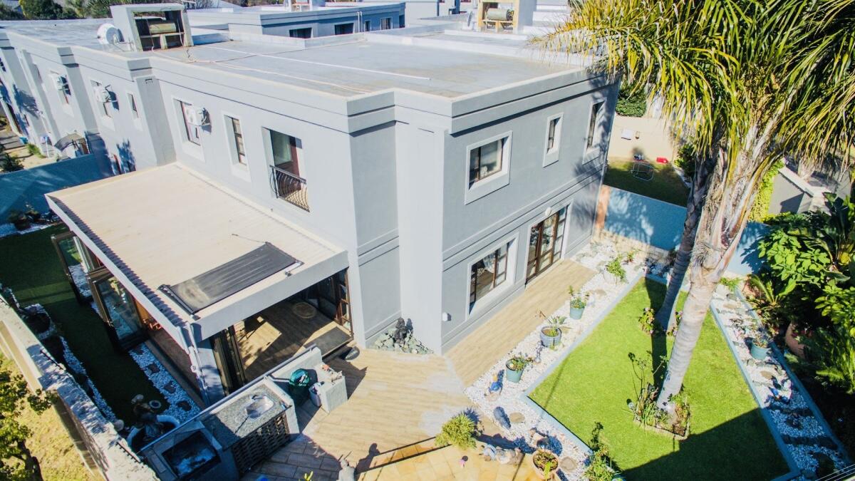 3 Bedroom House in Bedford Gardens