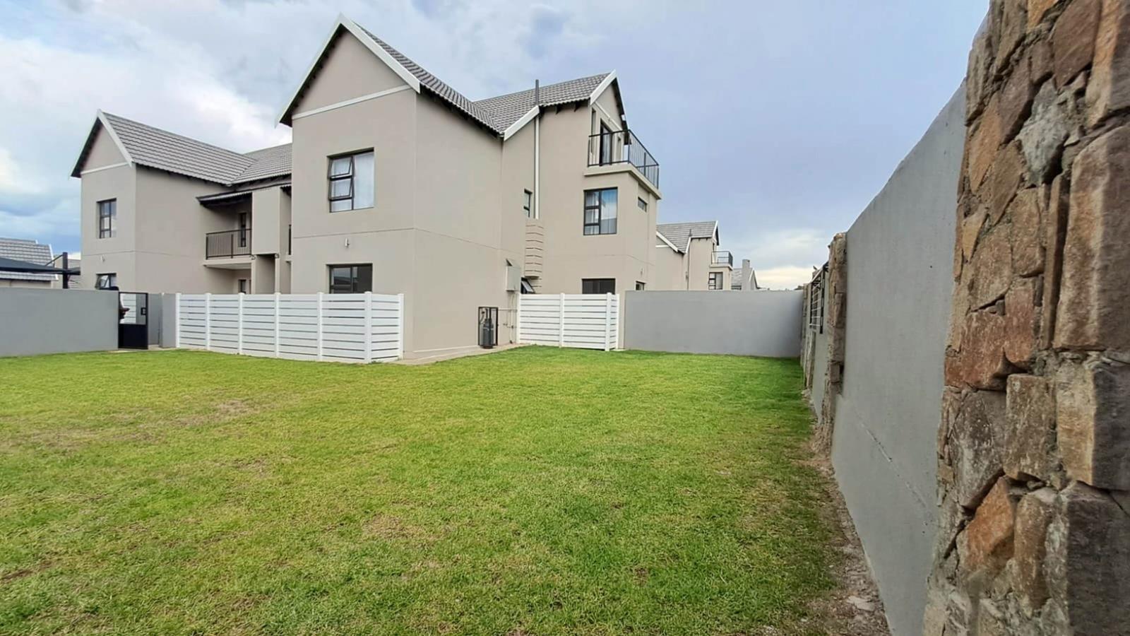 3 Bedroom Townhouse in Shellyvale
