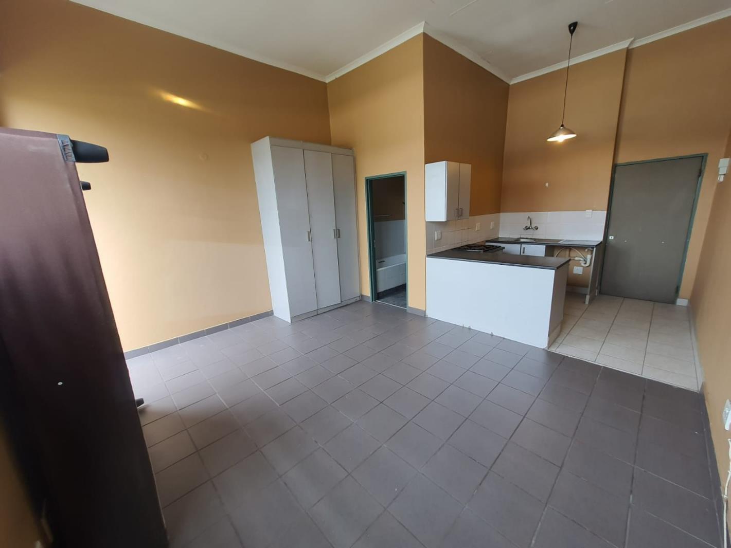 Studio apartment in Auckland Park
