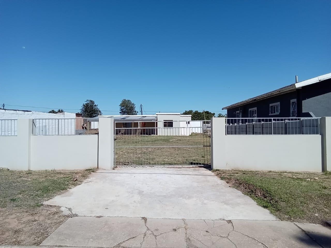 1 Bedroom House in Uitenhage Central