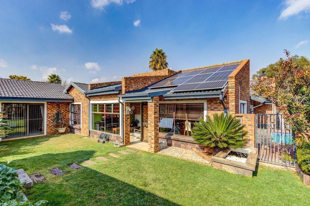 3 Bedroom House in Glen Marais