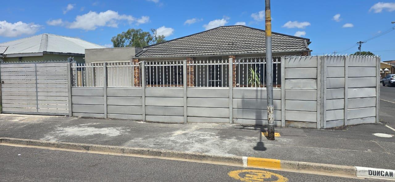 3 Bedroom House in Parow Valley