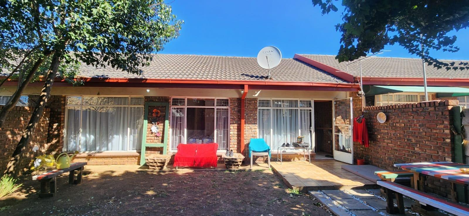 2 Bedroom Townhouse in Kanoniers Park
