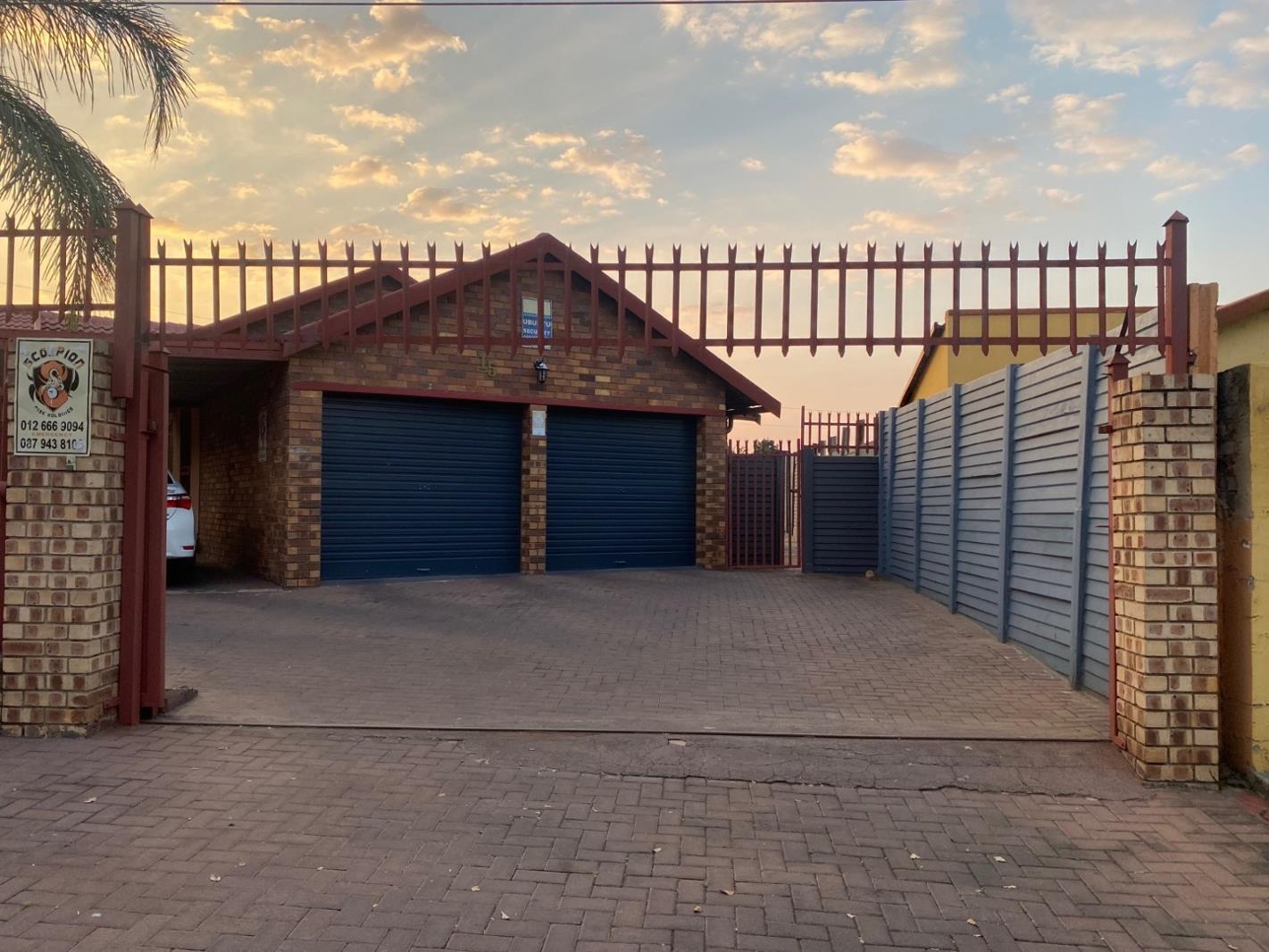 3 Bedroom House in Heuweloord