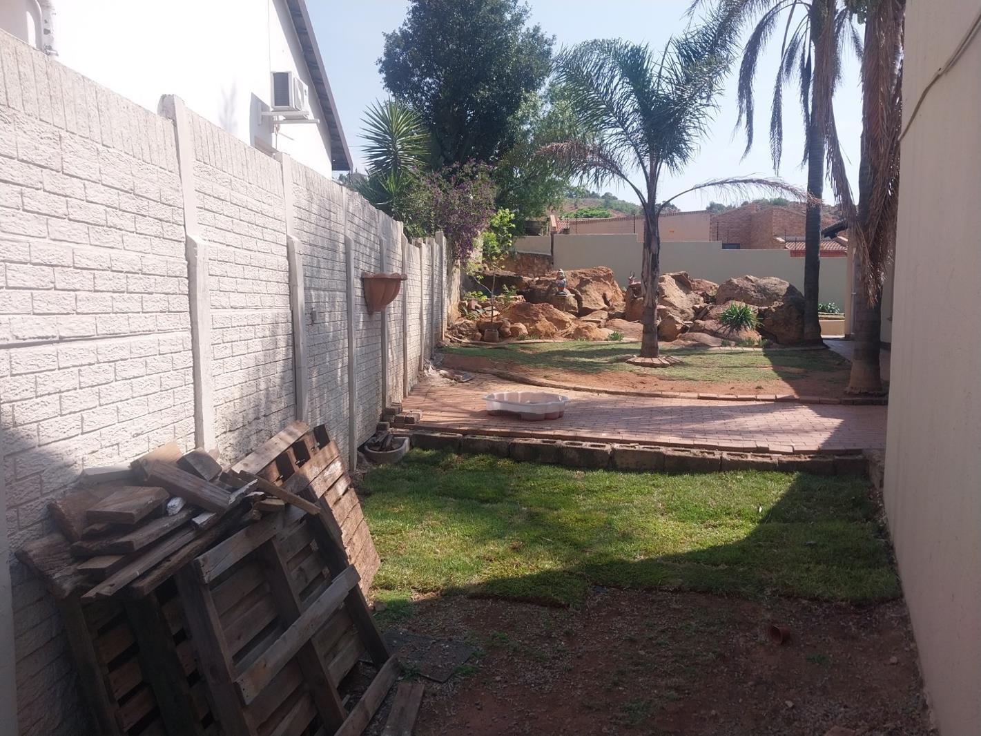 4 Bedroom House in Oakdene
