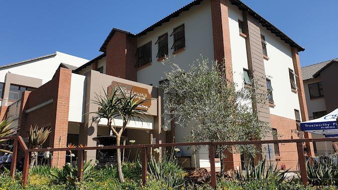 Studio Apartment in Douglasdale