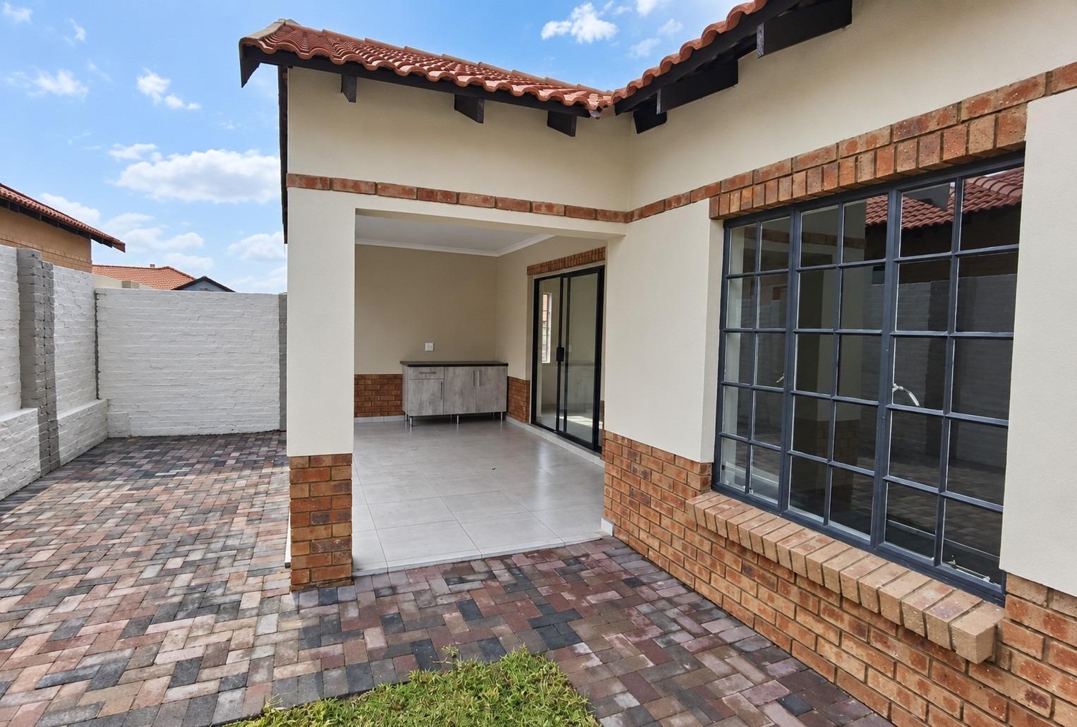 3 Bedroom House in Waterkloof East