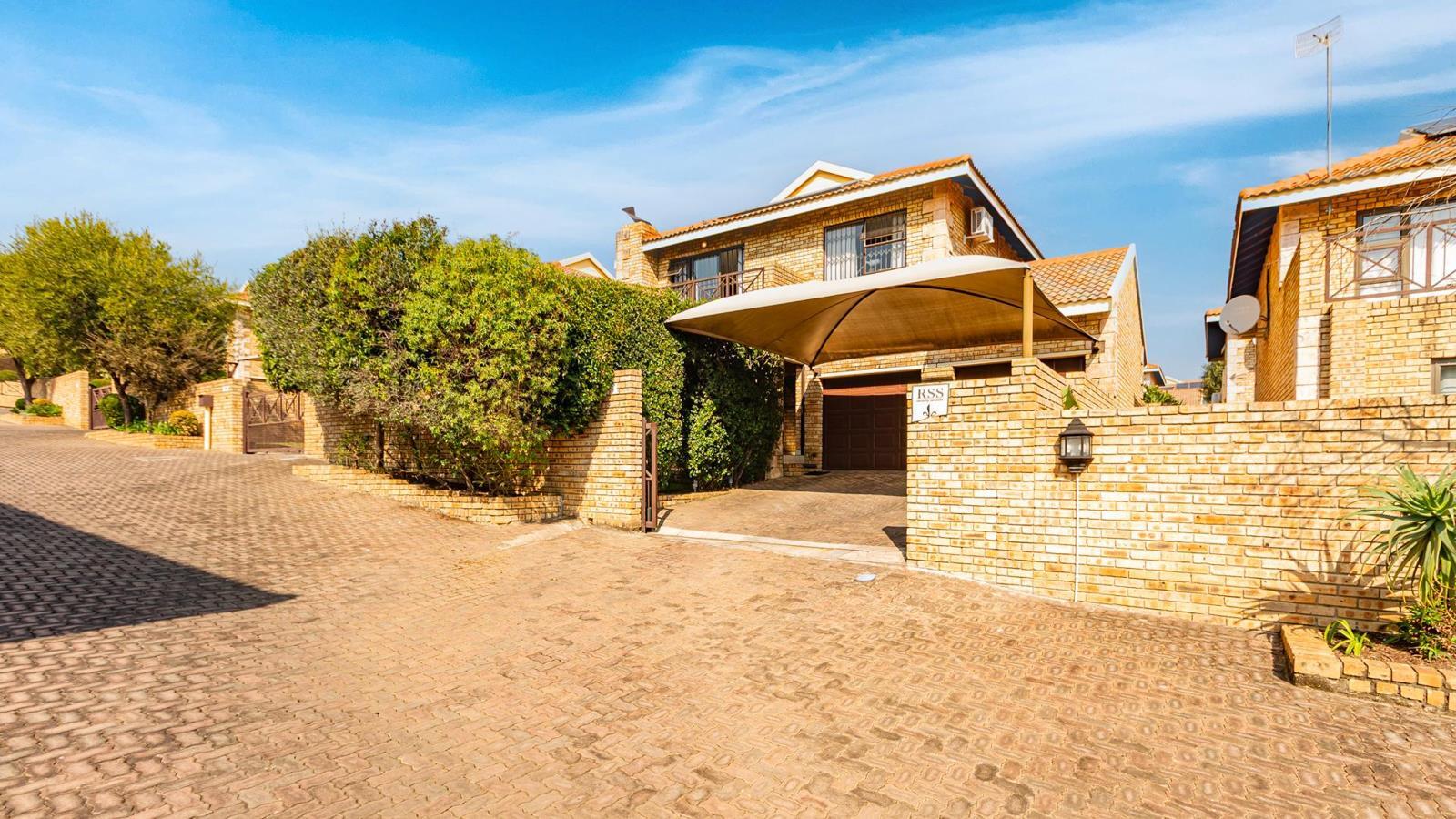 3 Bedroom Townhouse in North Riding
