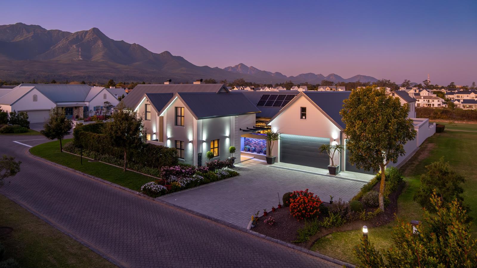 4 Bedroom House in Kingswood Golf Estate
