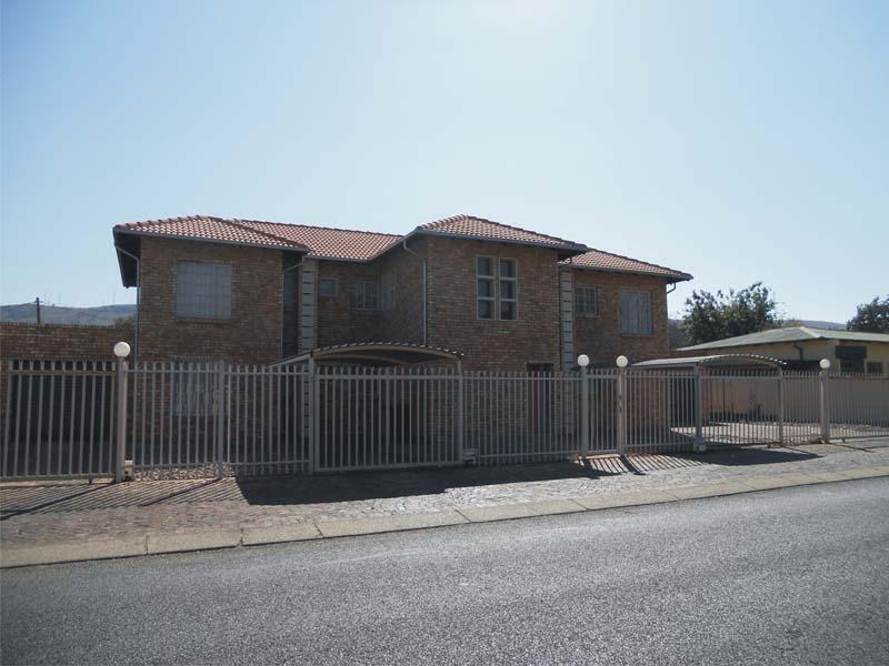 2 Bedroom Townhouse in Rietfontein