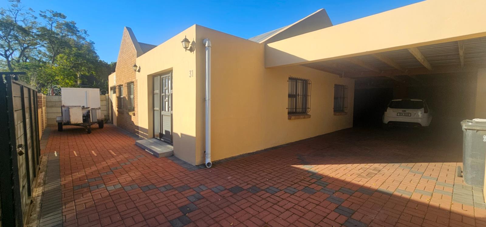 4 Bedroom House in Moorreesburg