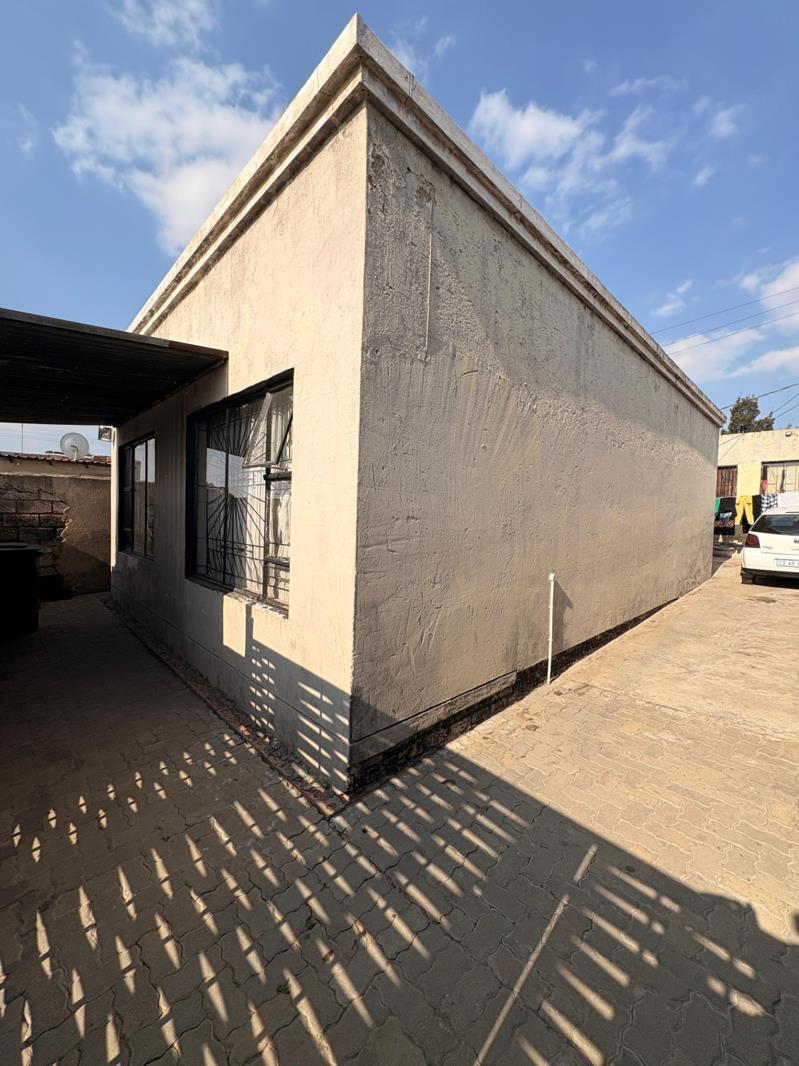 2 Bedroom House in Ivory Park