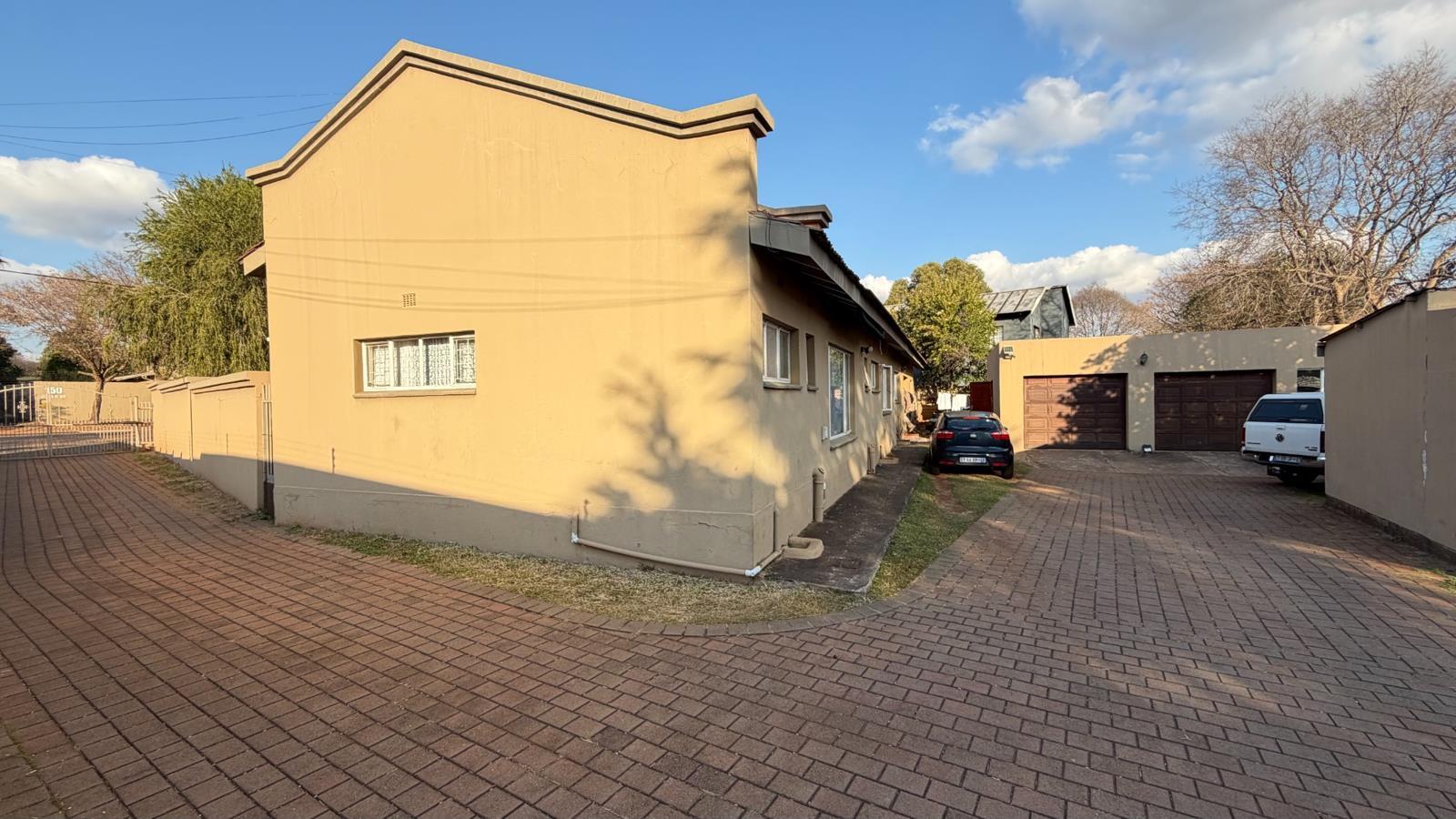 4 Bedroom House in Clubview