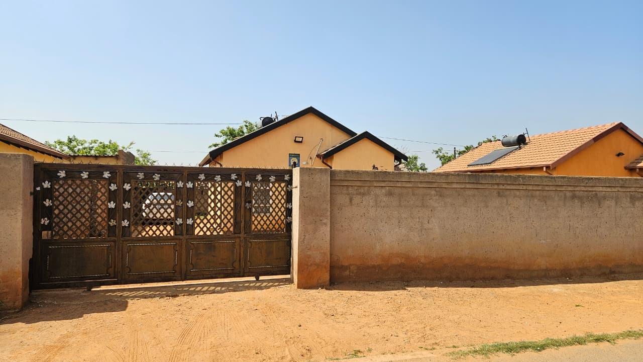 2 Bedroom House in Bram Fisherville