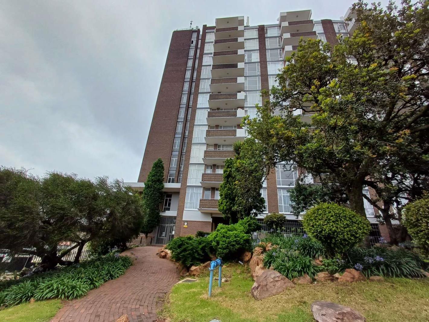 2 Bedroom Cluster in Constantia Kloof