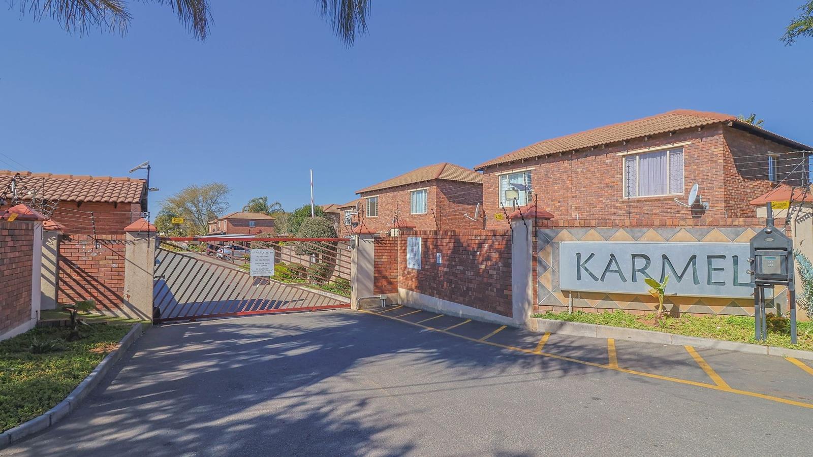 2 Bedroom Townhouse in Florida Glen