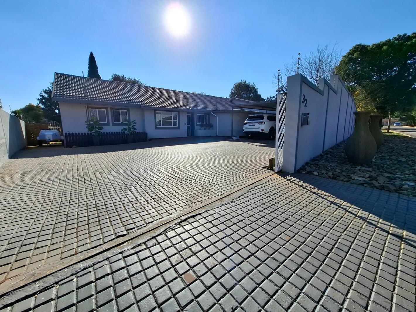 4 Bedroom House in Parkrand