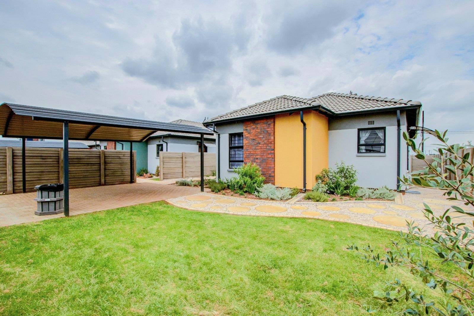 3 Bedroom Simplex in Protea Glen