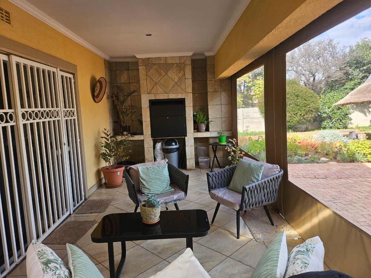 6 Bedroom House in Brackenhurst