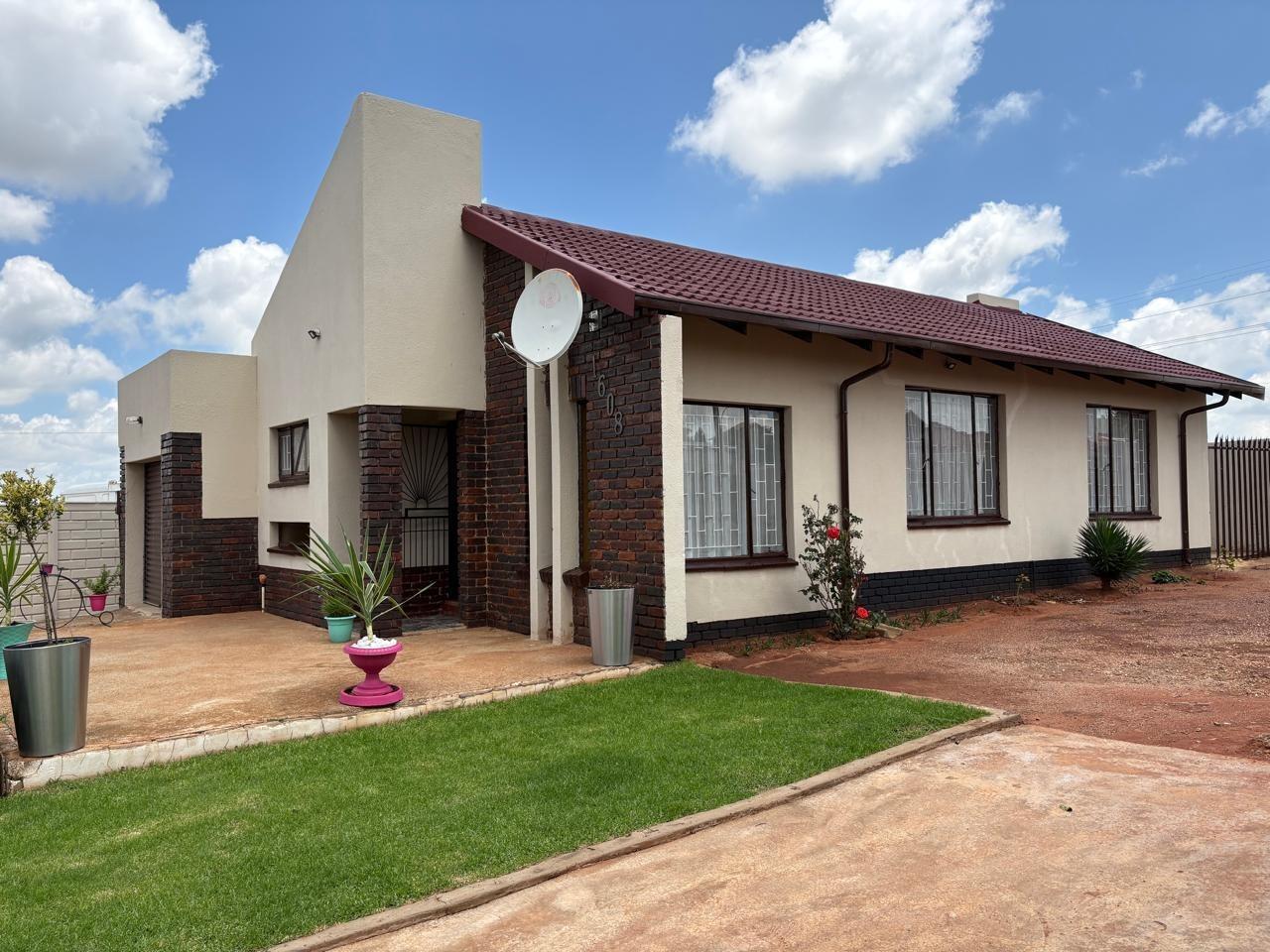 3 Bedroom House in Toekomsrus