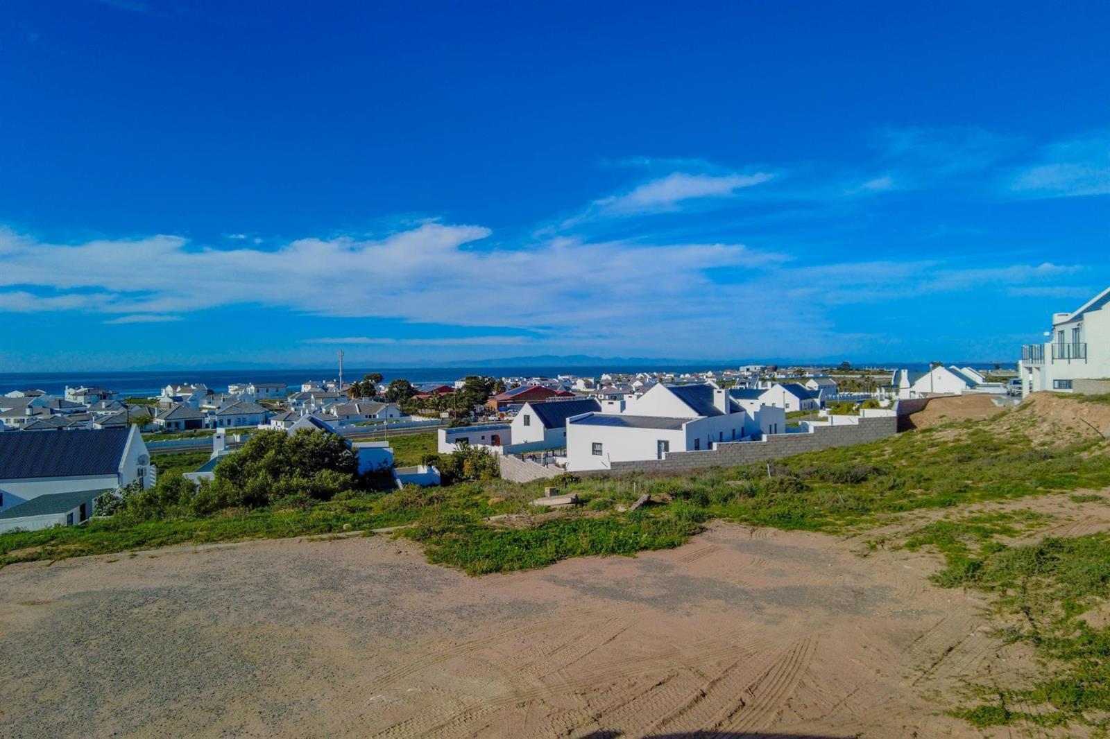 476 m² Land available in Da Gama Bay