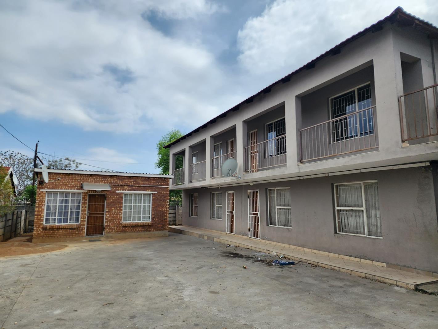 2 Bedroom Apartment in Rustenburg Central