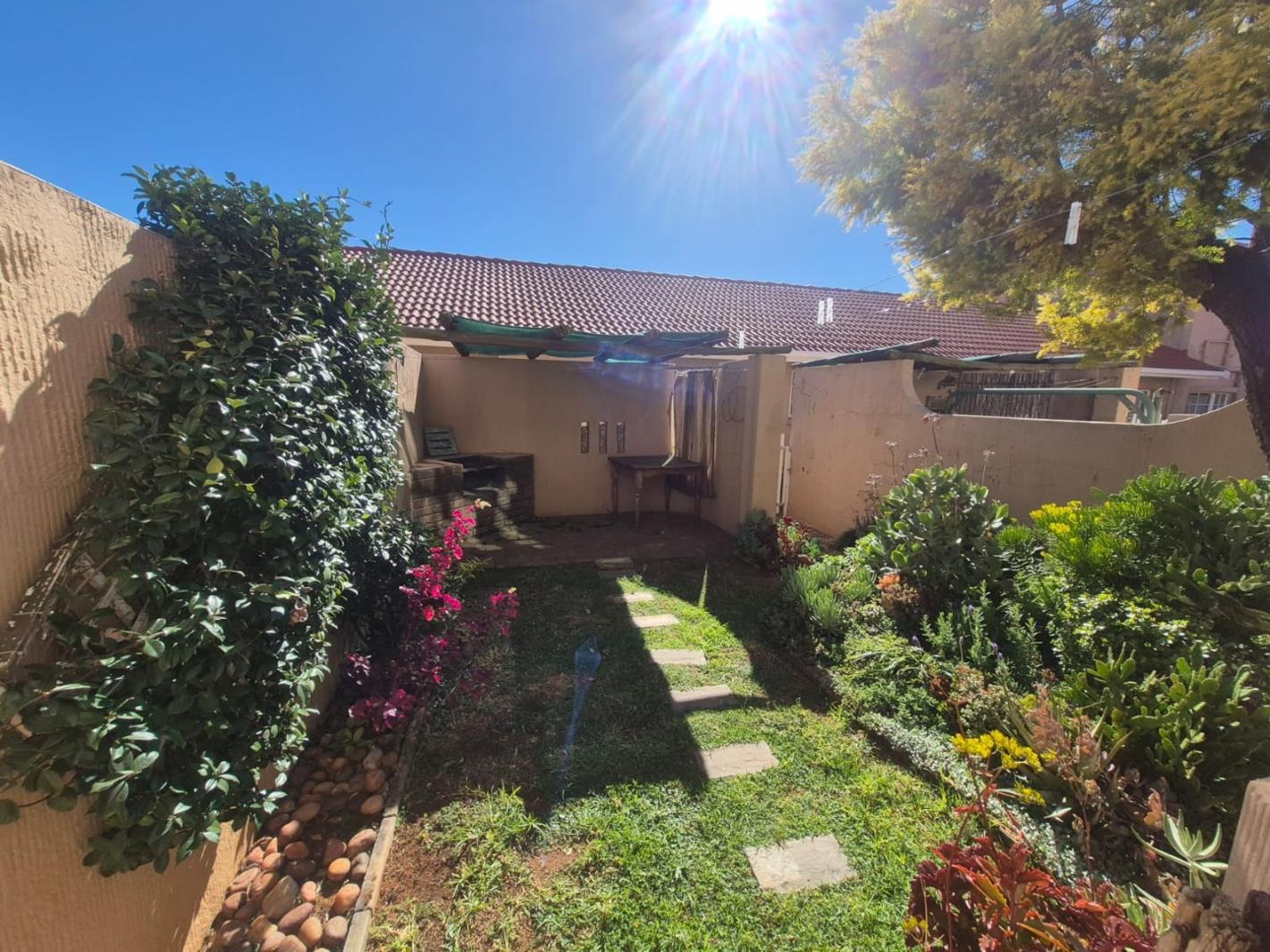 1 Bedroom Townhouse in Norkem Park