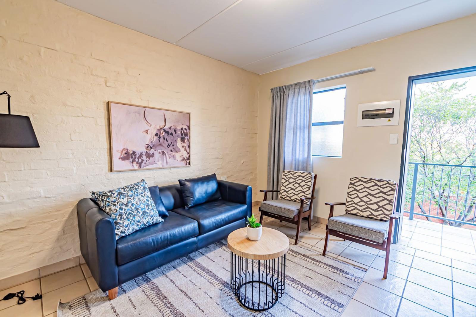 2 Bedroom House in Die Hoewes
