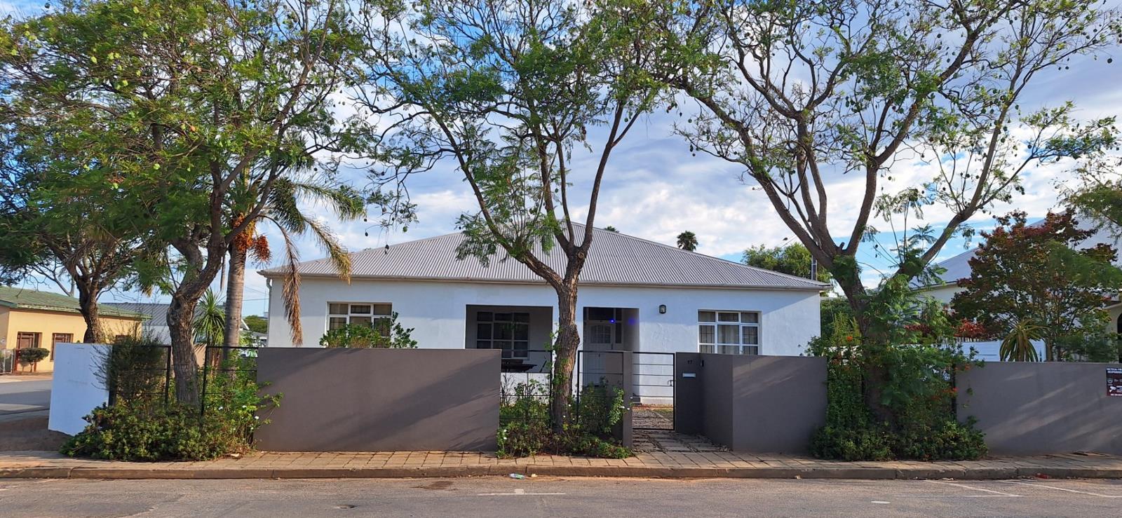 8 Bedroom House in Riversdale