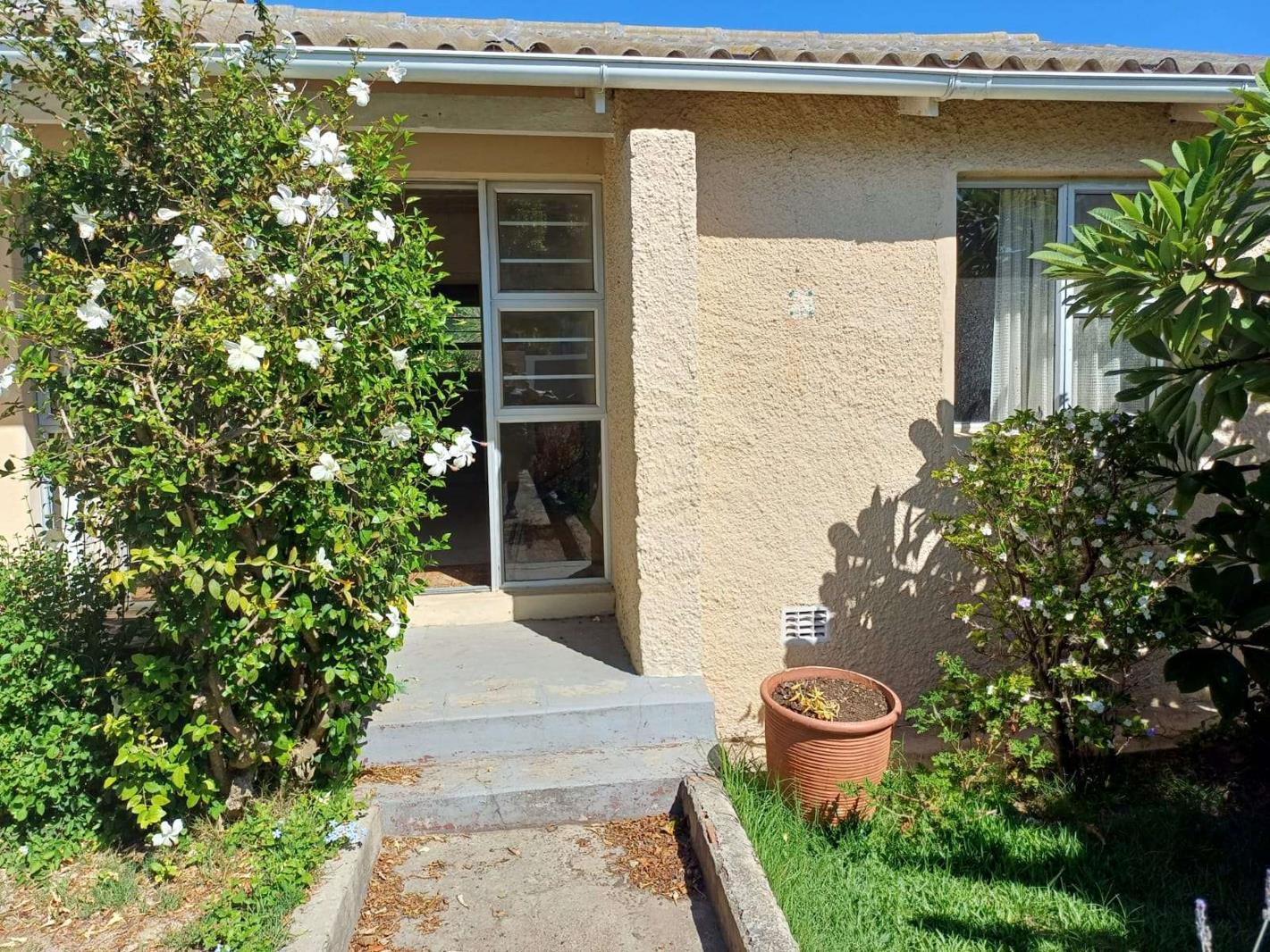 2 Bedroom House in Humewood