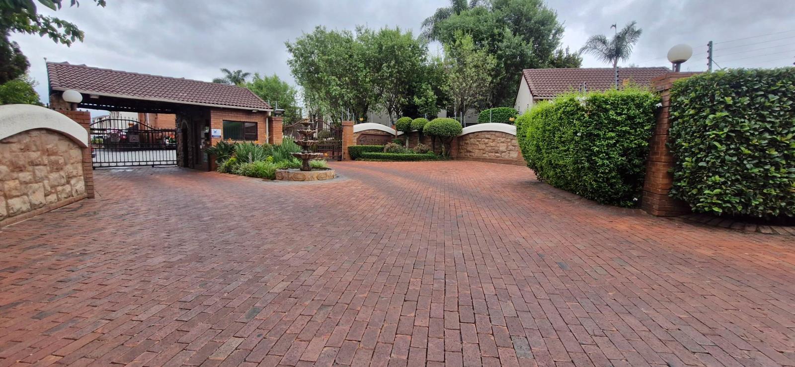 2 Bedroom Apartment in Edenglen