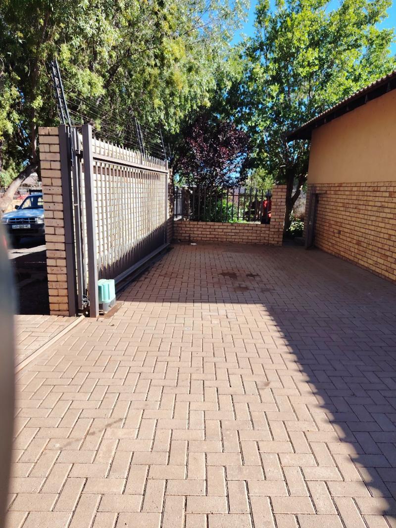 3 Bedroom House in Postmasburg