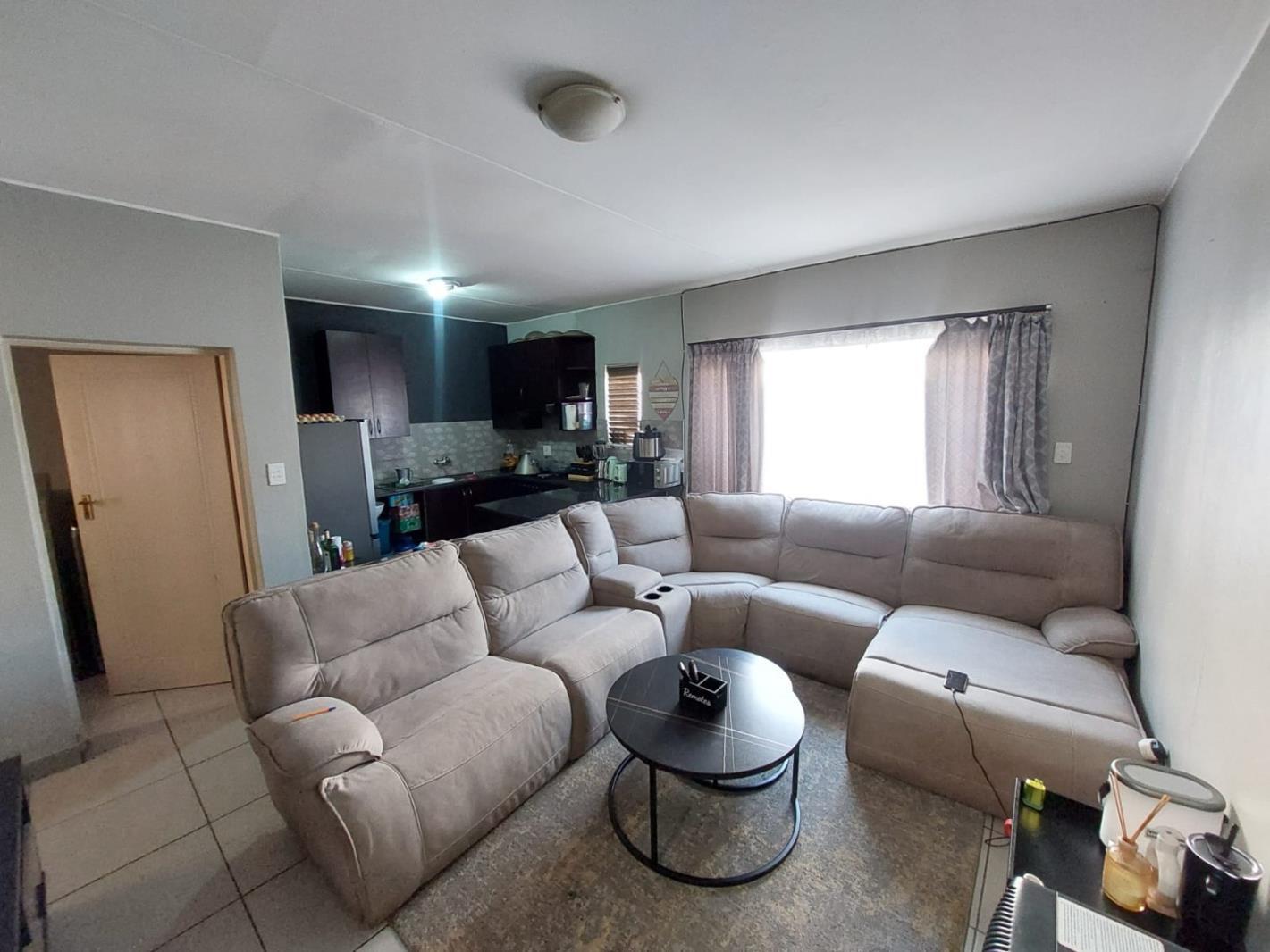2 Bedroom Townhouse in Claremont