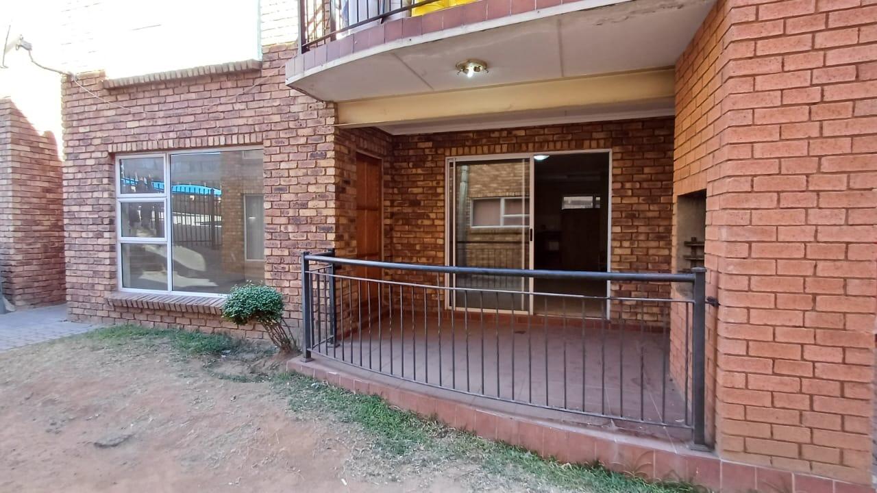 2 Bedroom Apartment in Halfway House