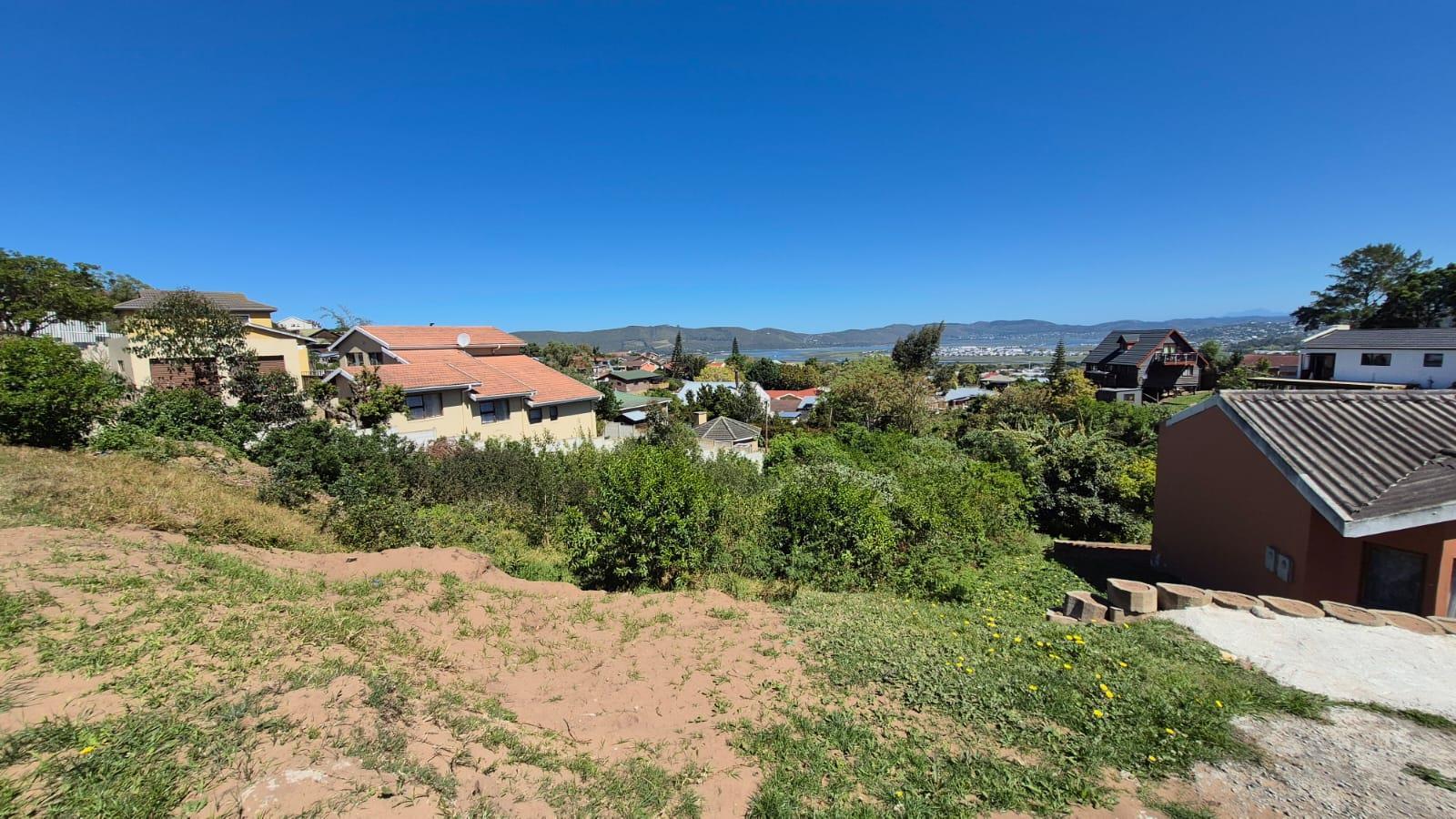 757 m² Land available in Knysna Central