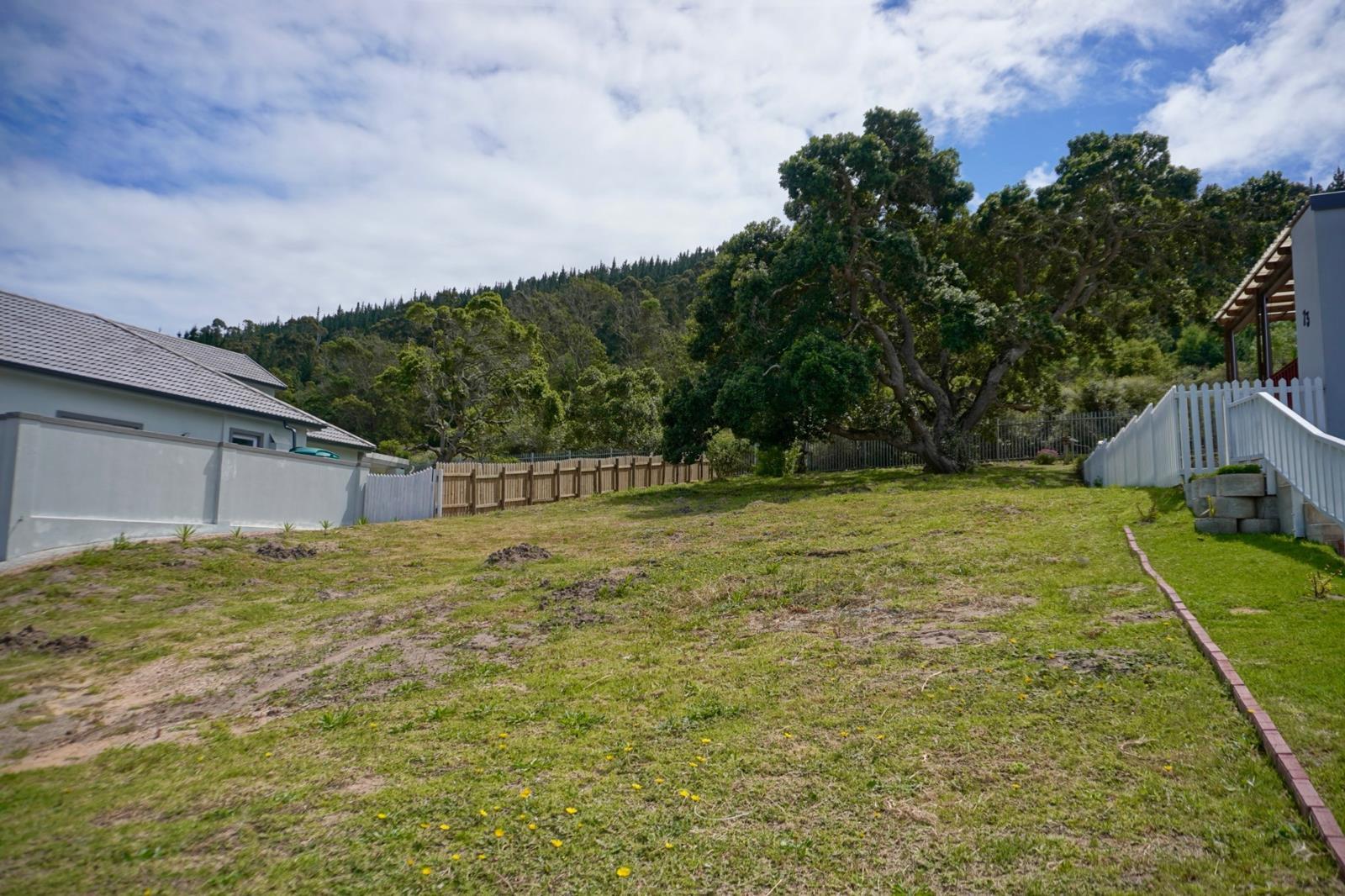 560 m² Land available in Sedgefield Central
