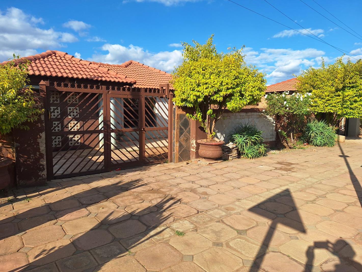 3 Bedroom House in Mahube Valley