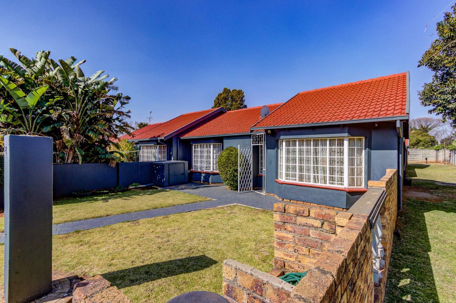 3 Bedroom Townhouse in Norkem Park