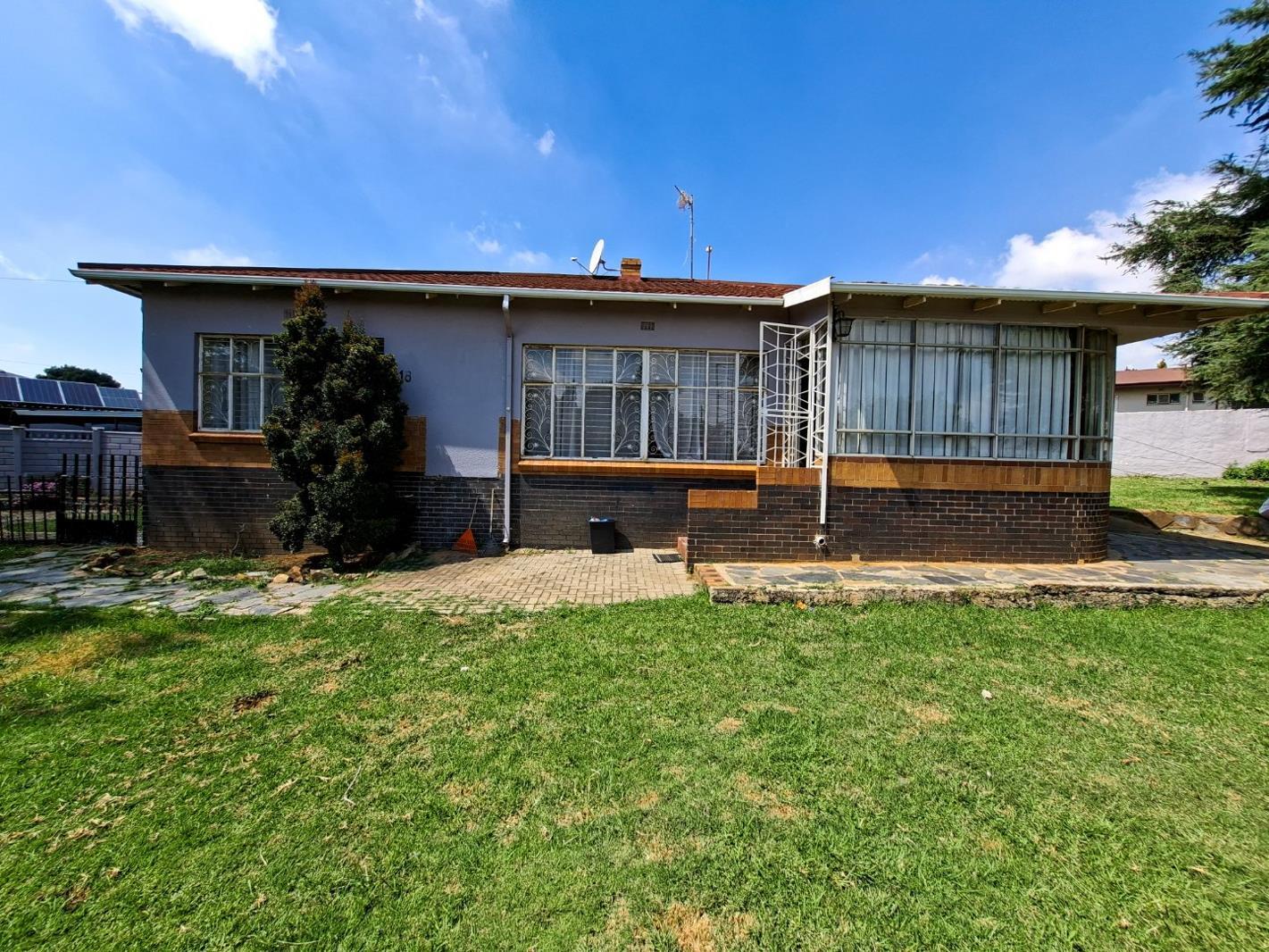 3 Bedroom Simplex in Wentworth Park