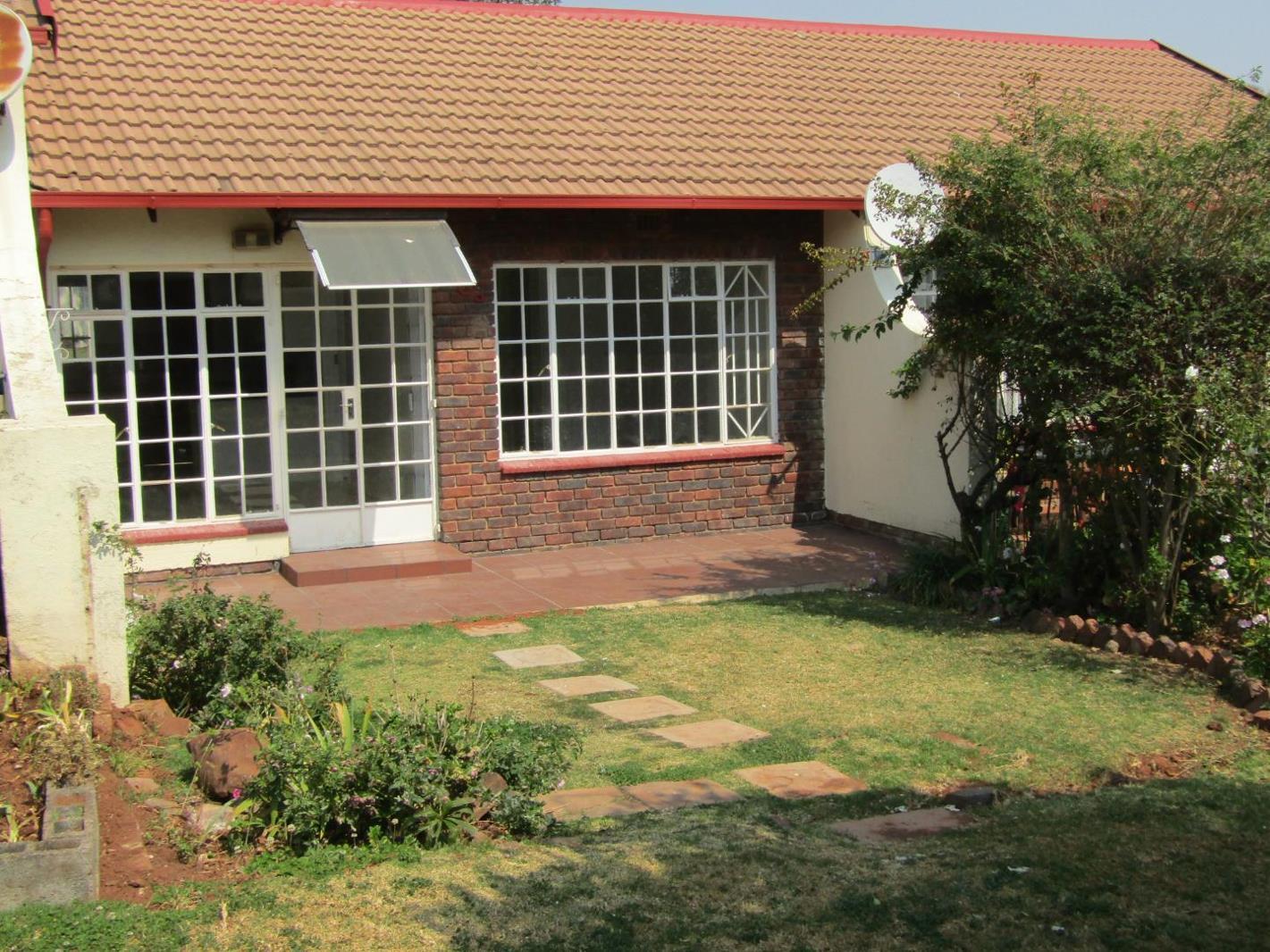 1 Bedroom House in Helderkruin