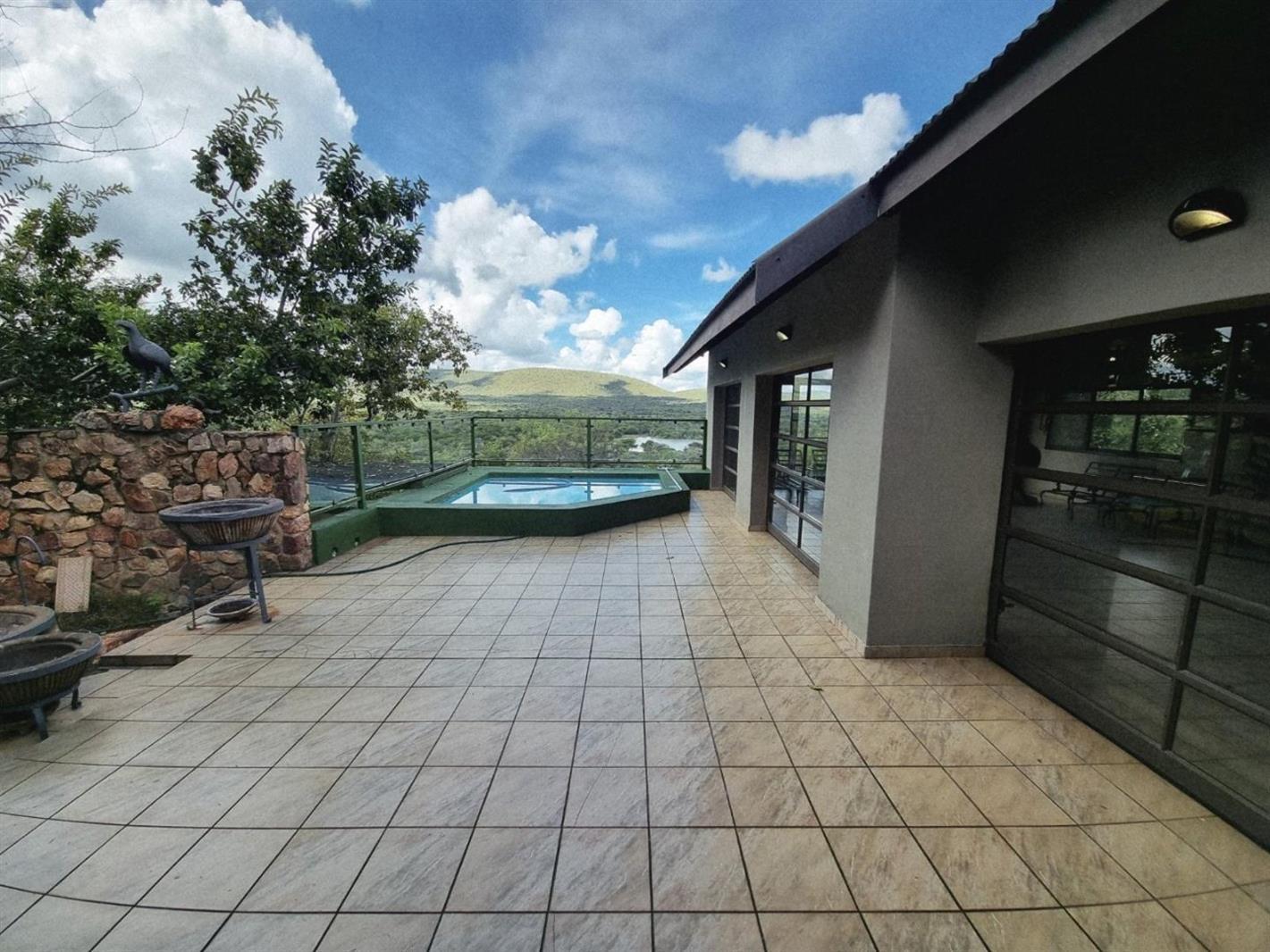 5 Bedroom House in Rooiberg