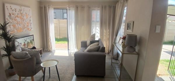 4 Bedroom Simplex in Toekomsrus