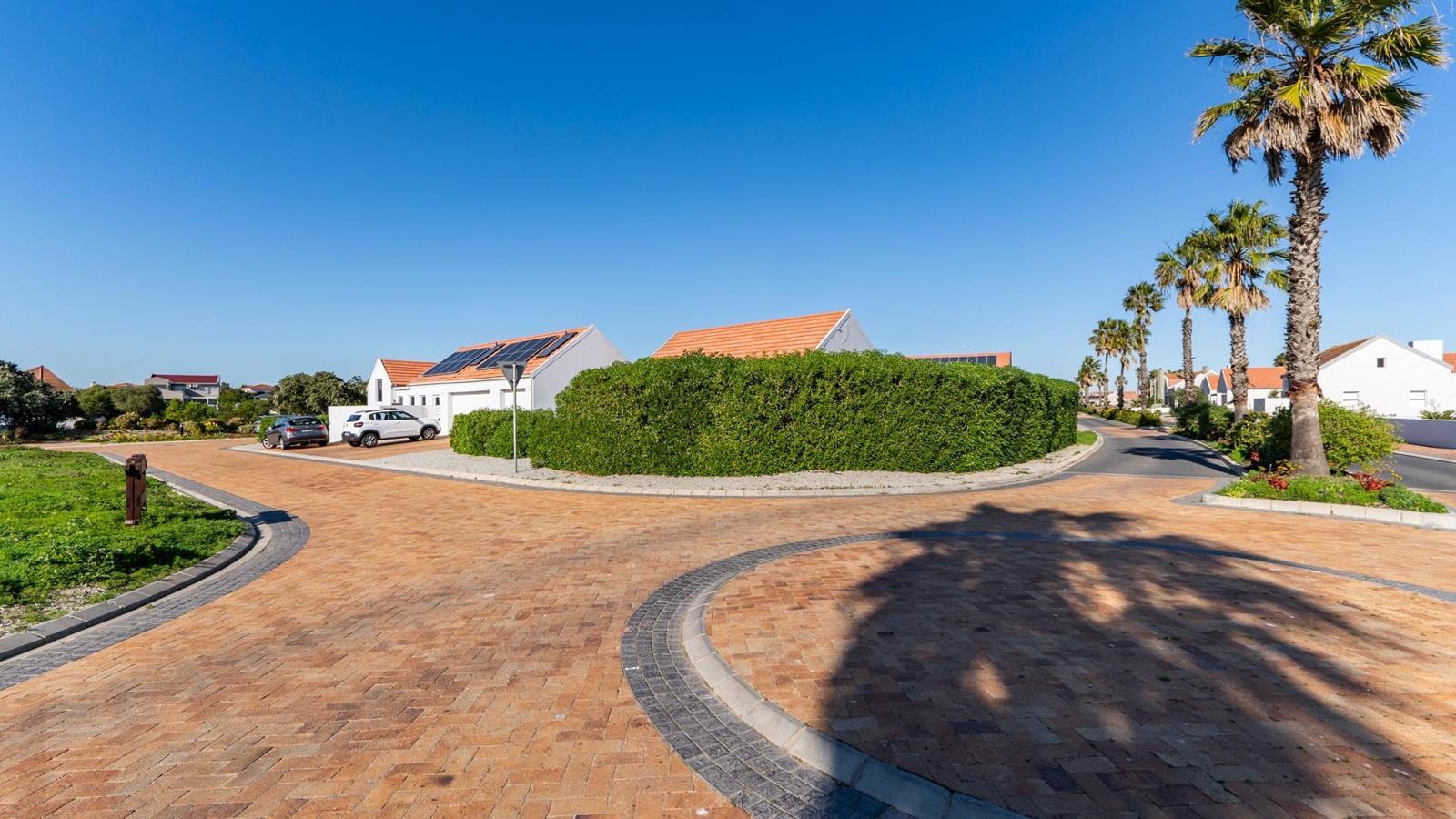 5 Bedroom House in Port Owen