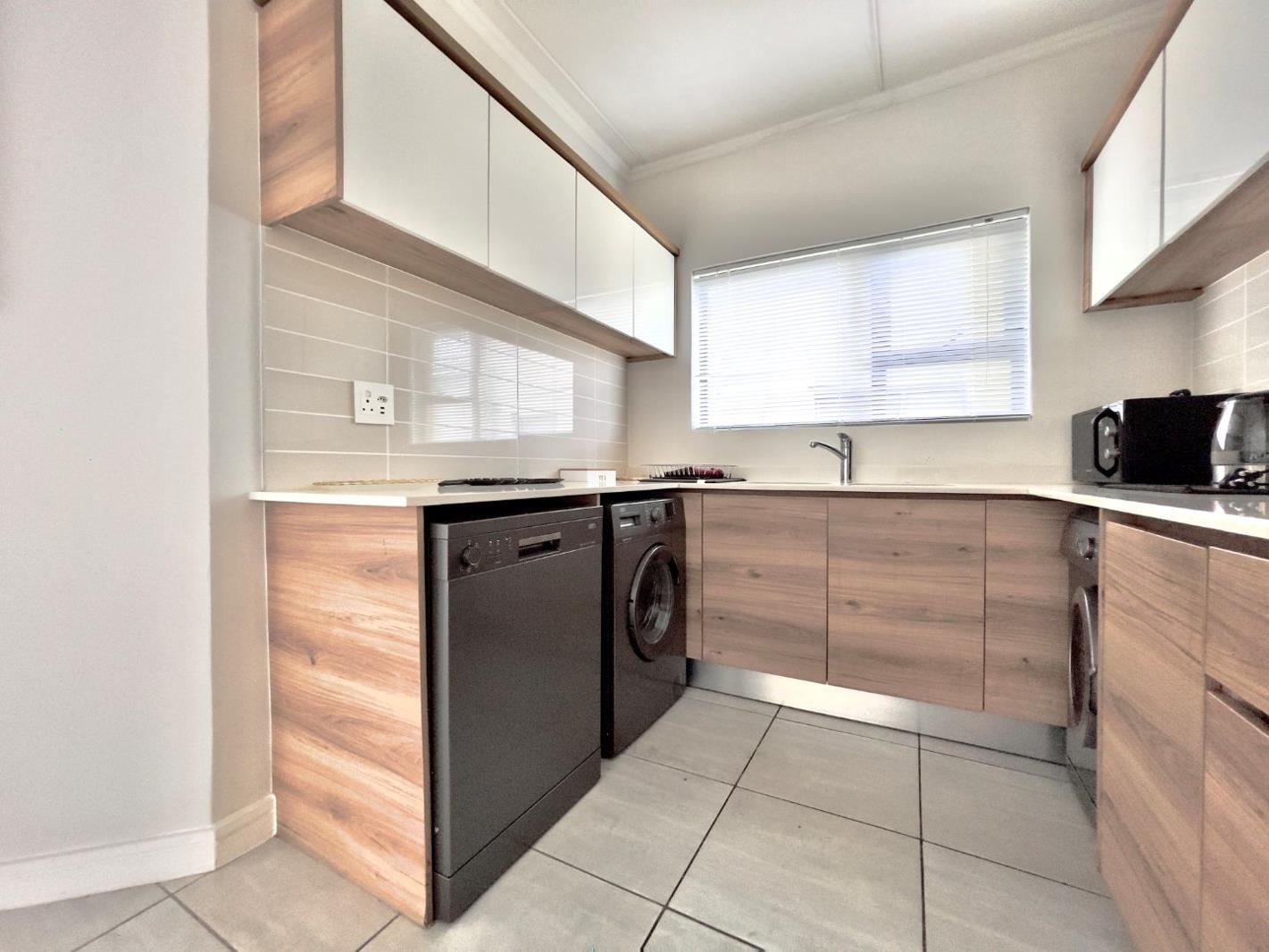 3 Bedroom Apartment in Waterfall